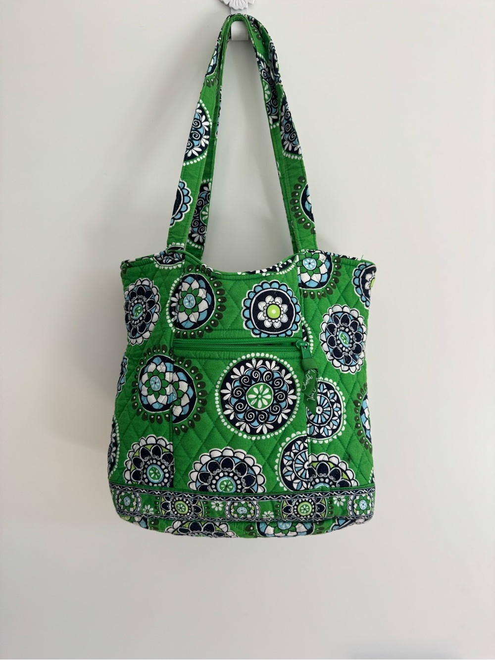 Vera Bradley Cupcake Green Betsy Quilted Medallion Tote